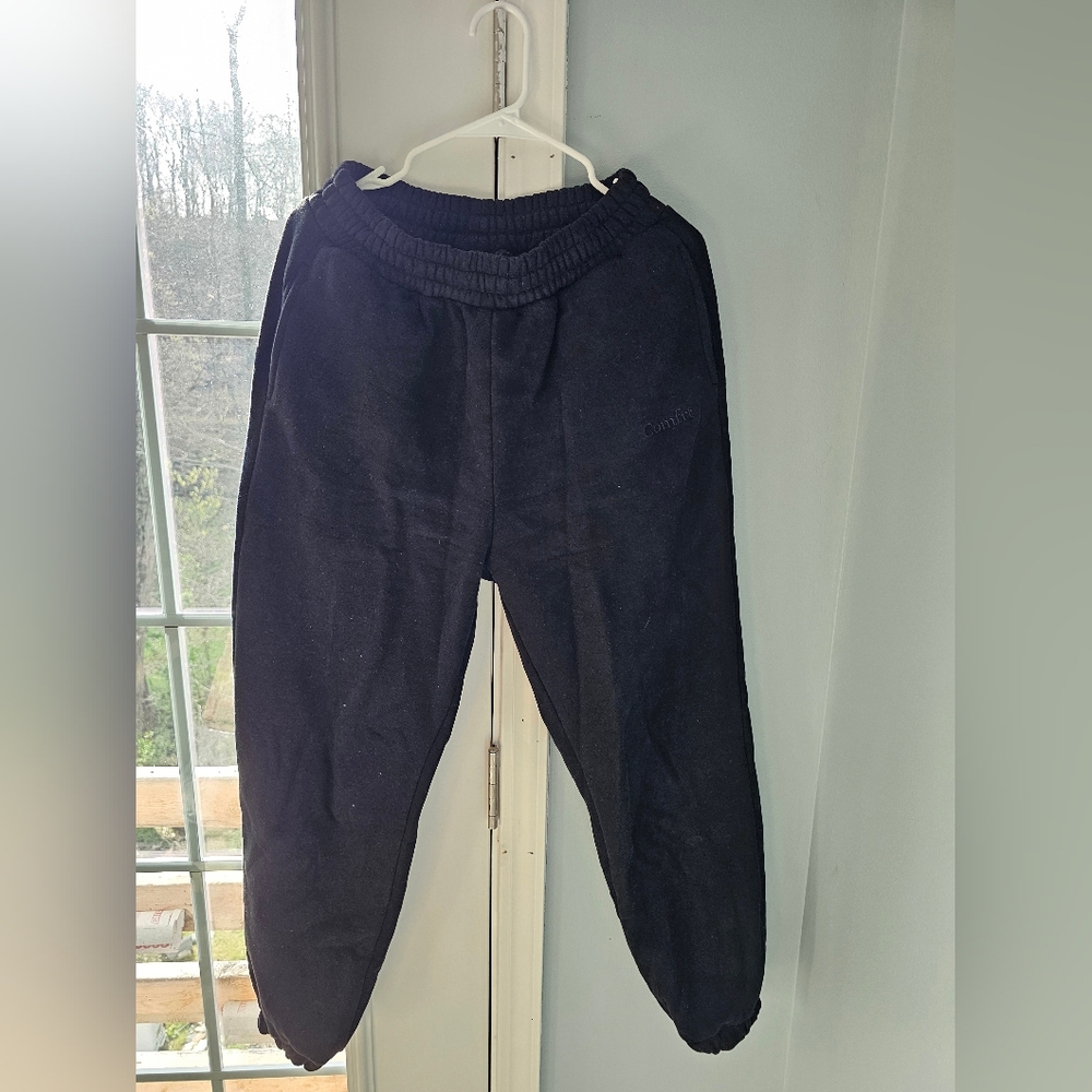 COMFRT SIGNATURE SWEATPANTS